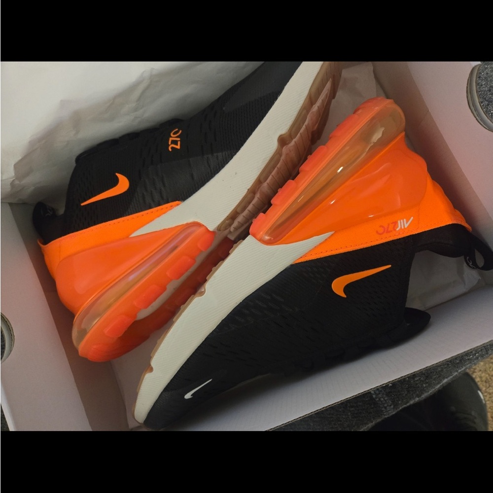 Nike Men's Black & Bright Orange Air Max 270, never worn, in box!